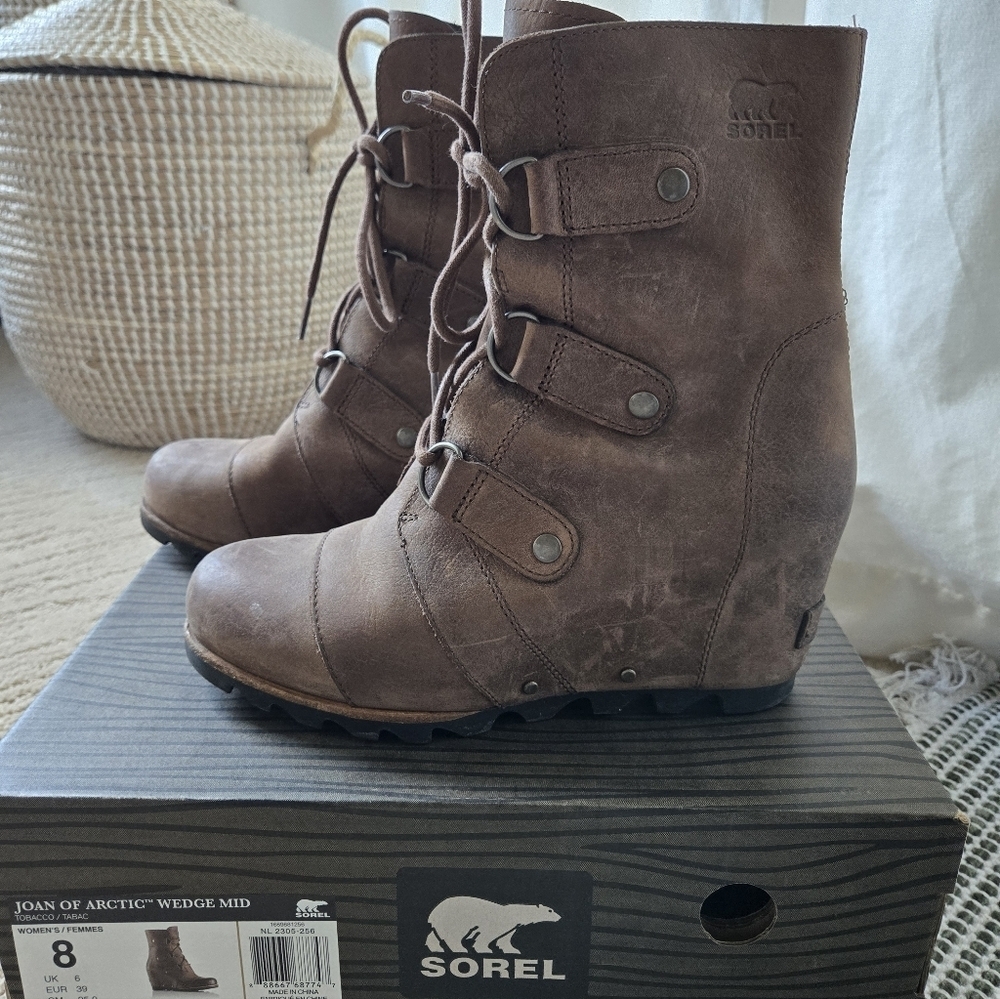 Sorel 8 Joan of Arctic Wedge Mid Boots Tobacco Leather Waterproof All Seasons